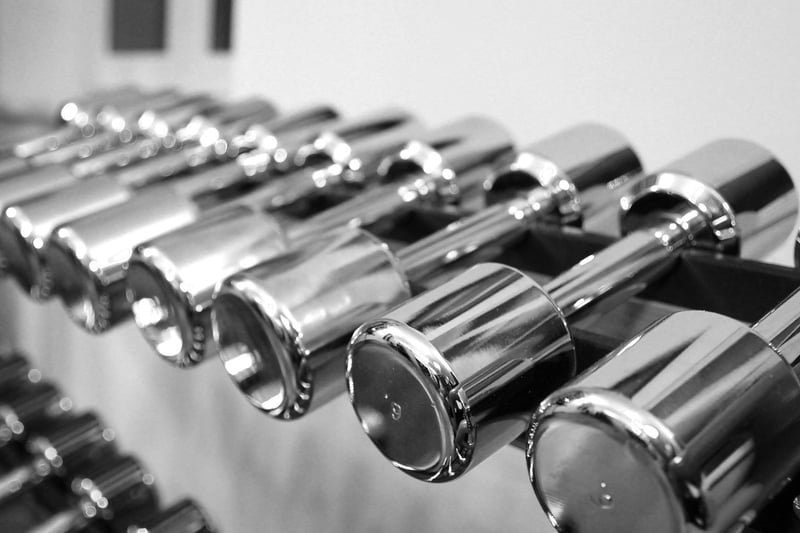 Conscious strength training with dumbbells